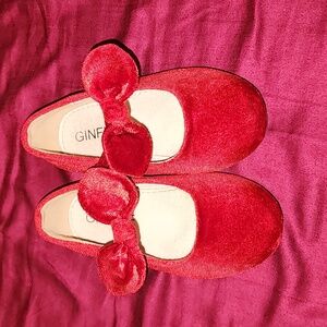 Red Velvet toddler girls shoes, size 7